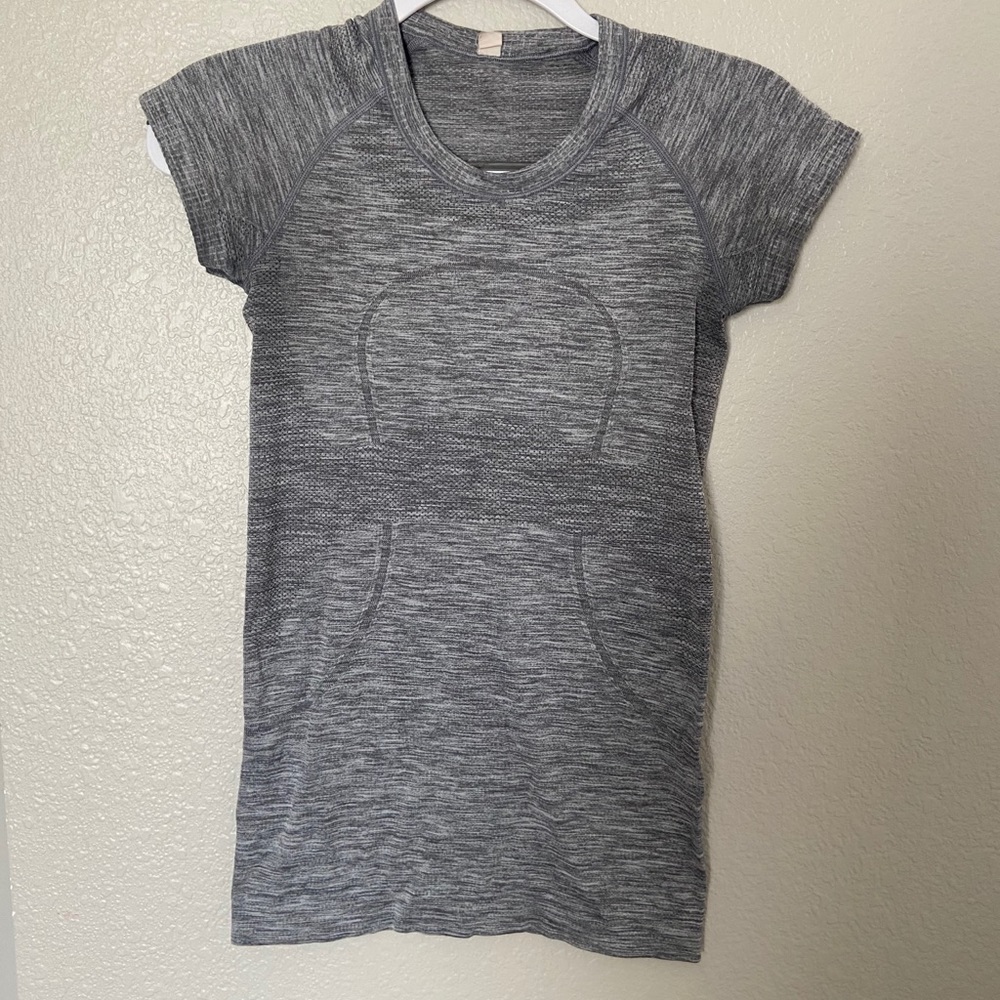 LULULEMON Shirt